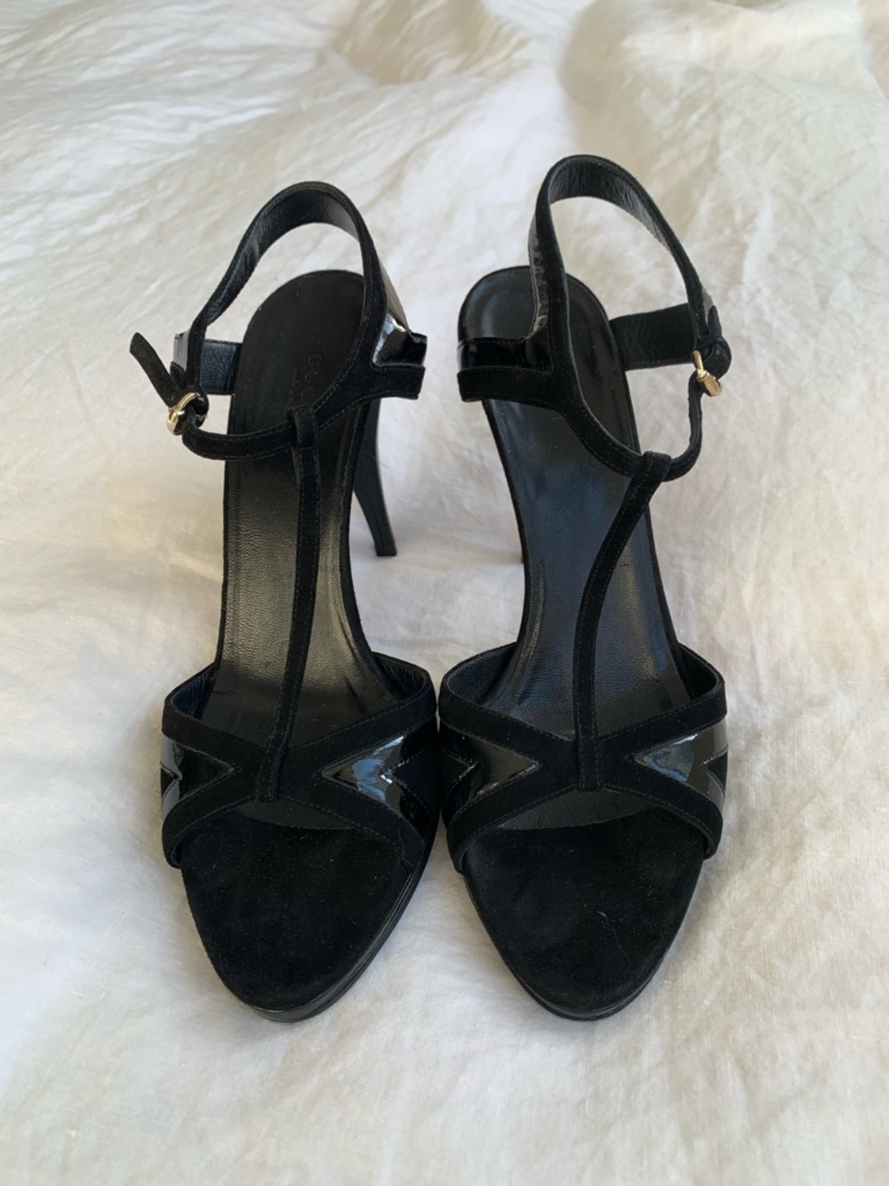 Gucci SS 2008 Vintage Patent Leather Suede T Strap Peep Toe Heels Black